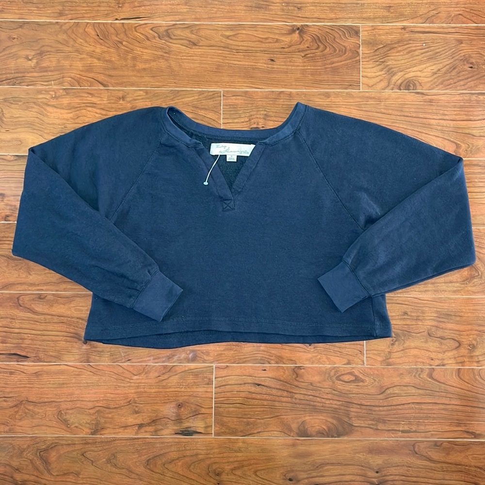 NWOT Vintage Havana Black Cropped V Neck Sweatshirt